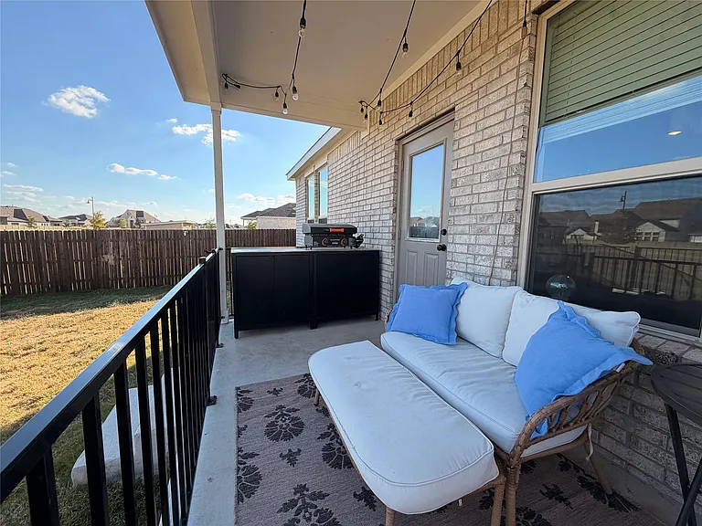 112 Bennington Dr — Photo 22