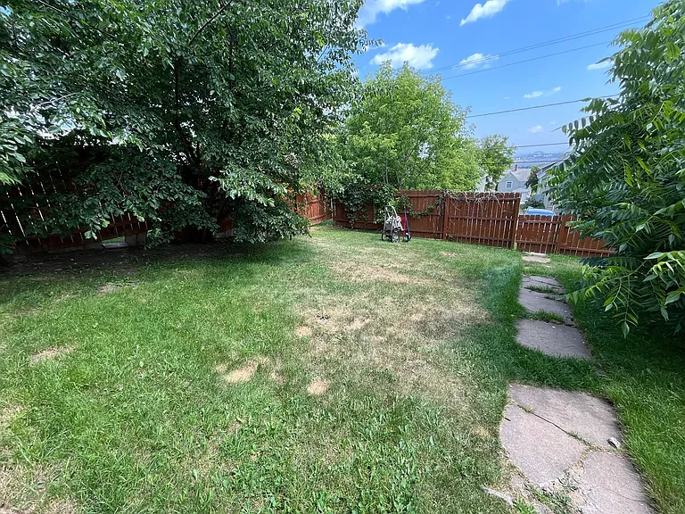 2214 W 5th St — Photo 23
