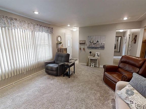 5th image of 1310 Sauk Ln