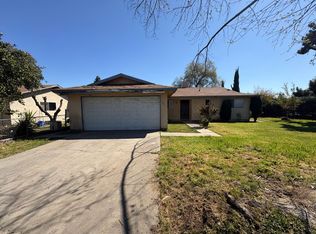 564 N Dwight Ave, Farmersville, CA 93223