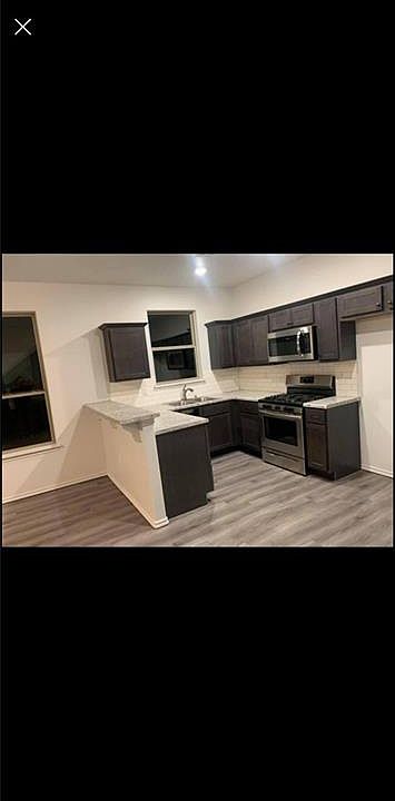 2nd image of 2729 Valley View Cir