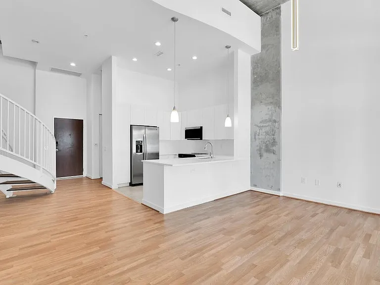 300 S Australian Ave #125 — Photo 34