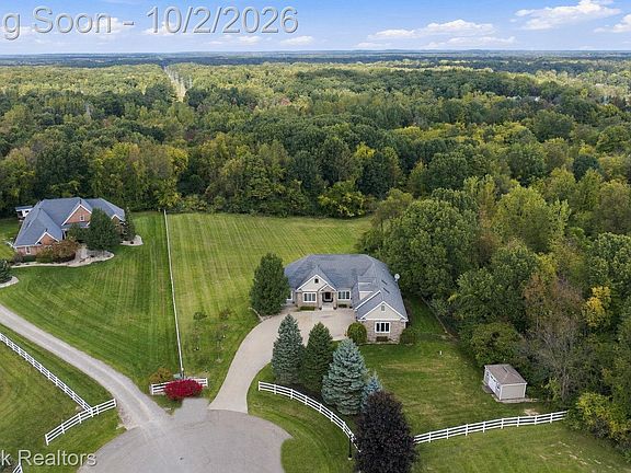 3rd image of 3937 Helens Gate St