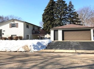 1254 Navajo Dr, Carpentersville, IL 60110