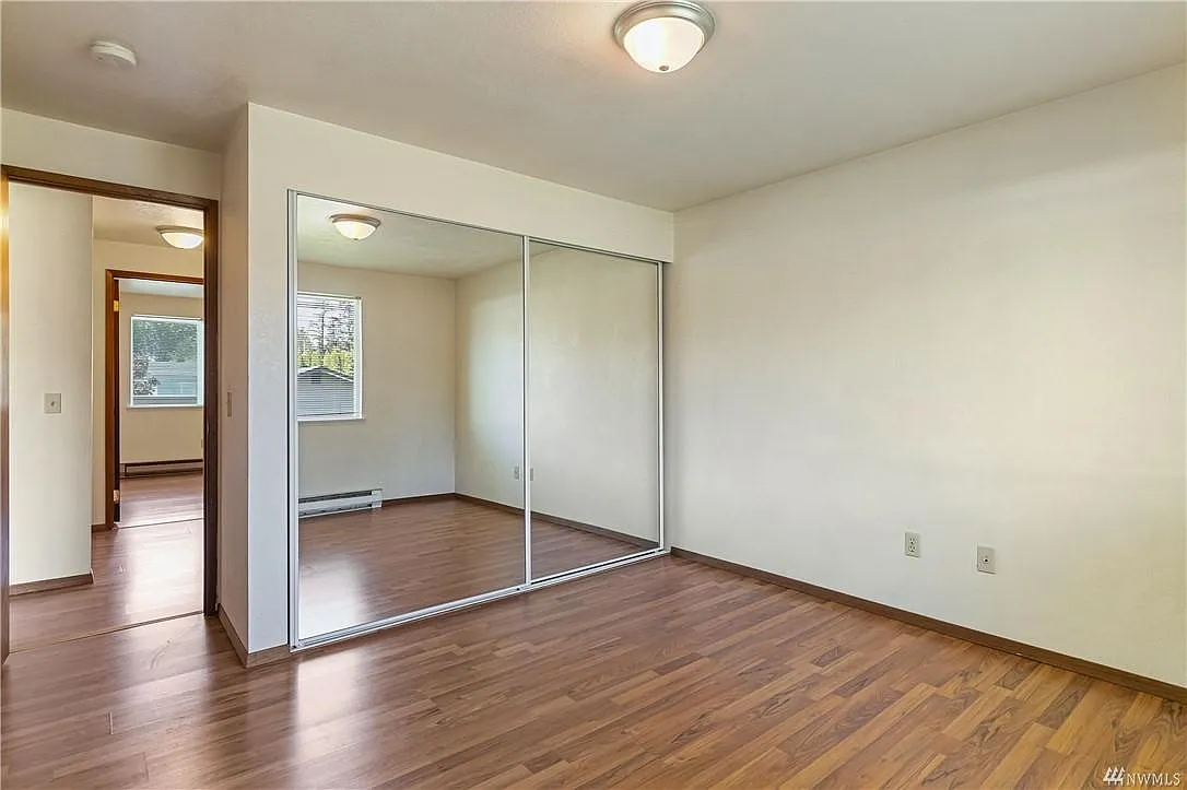 2 bed, 910 sqft, $1,800 — Photo 4