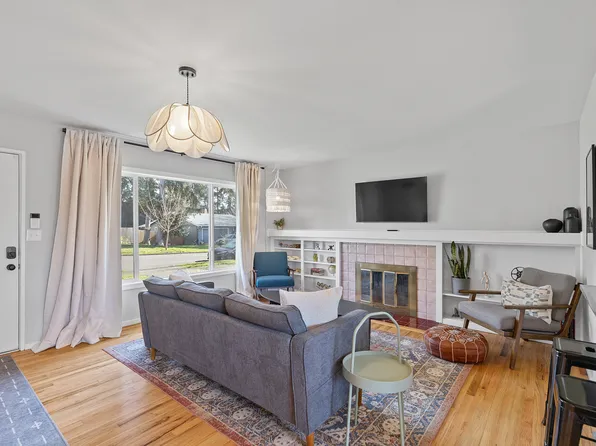 4775 SW Beech Dr, Beaverton, OR 97005