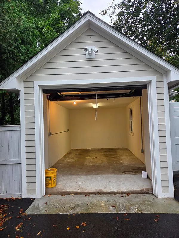 Studio, 1.0 bath, 200 sqft, $500 — Photo 2