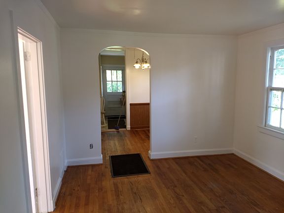 Living to Dining and Kitchen