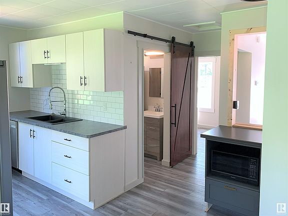 4th image of 1270 Range Road 15 #47436
