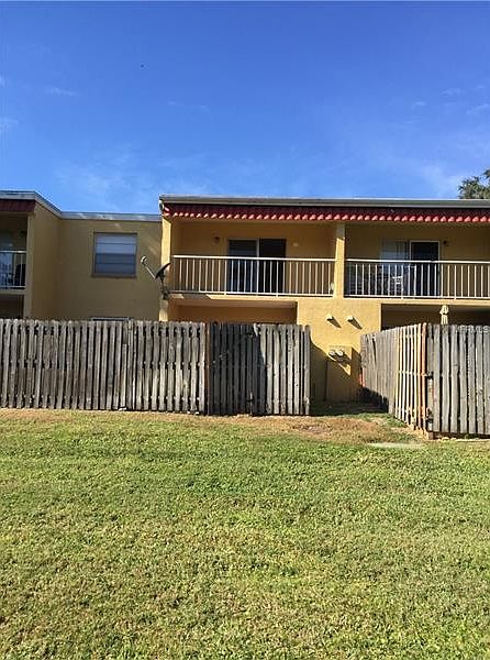 2nd image of 2826 Somerset Park Dr #2826