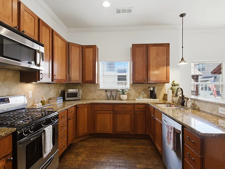 1715 Lewis Ct — Photo 14