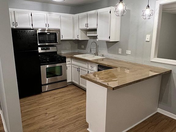 2nd image of 5649 Edge Lake Dr #1E