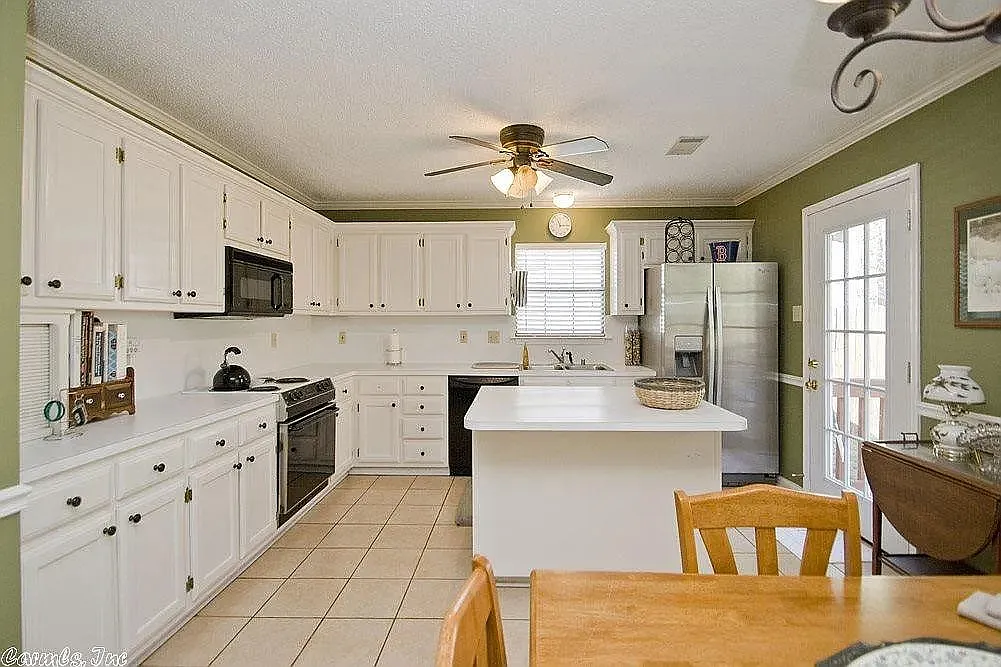 40 Springridge Dr — Photo 4