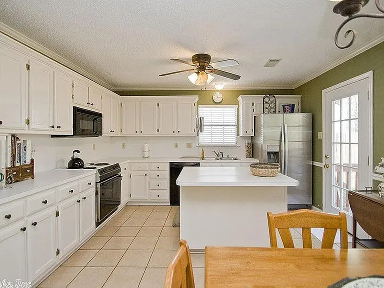 40 Springridge Dr — Photo 4