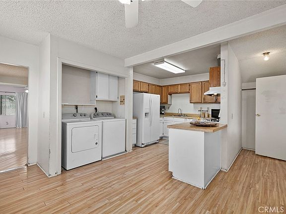3rd image of 1356 1/2 Bowen St