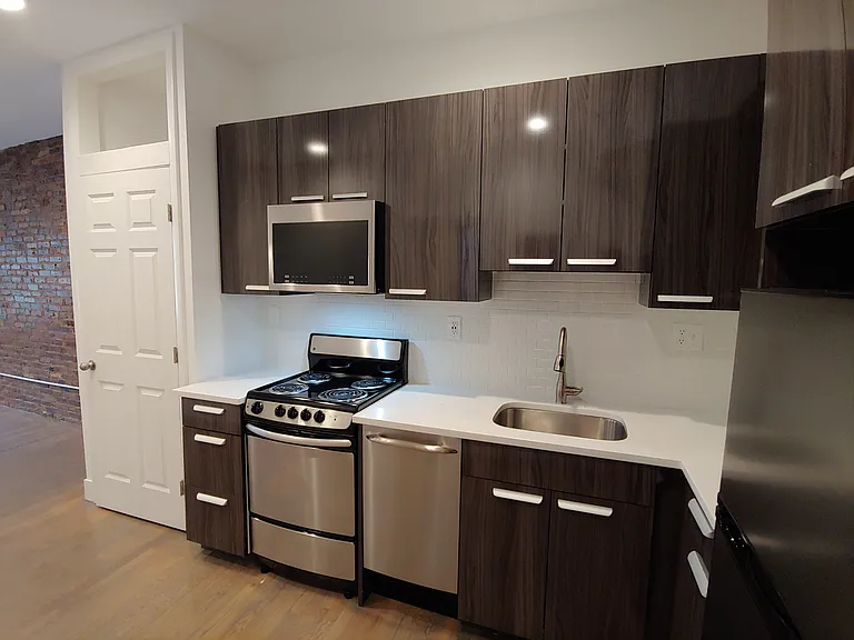 88 W Cedar St #4 — Photo 1