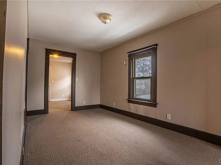 208 E Clark St #1 — Photo 12