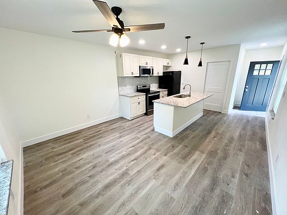 5th image of 1048 12th Ave S #B
