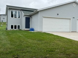 742 Crawford Dr #B, Cottage Grove, WI 53527