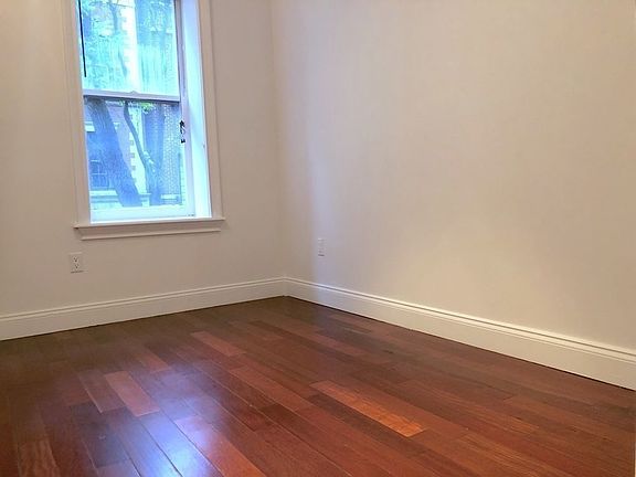 3rd image of 107 Christopher St APT 9