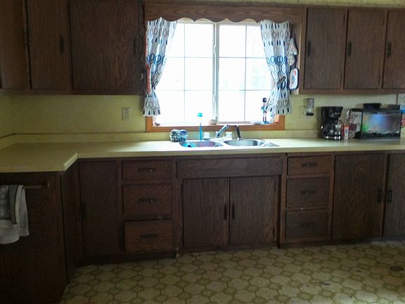 3rd image of 1114 Fayette Ave