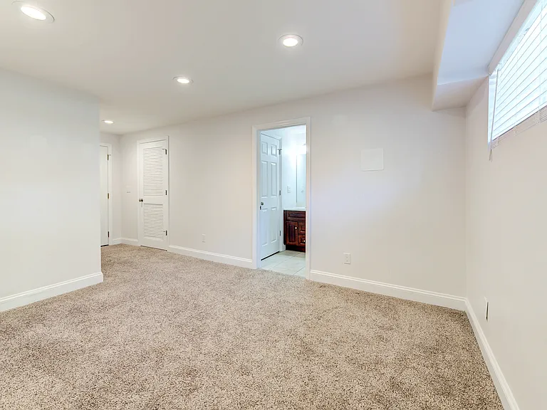 1033 Yale Ave — Photo 23