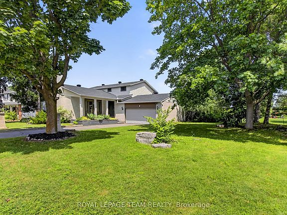 4th image of 61 Amberwood Cres