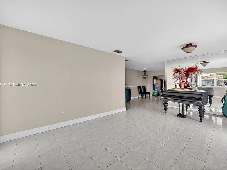 313 NW 132nd Pl — Photo 5