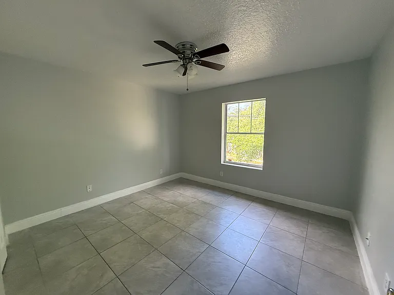 1025 SW 2nd Ct #3 — Photo 6