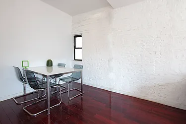 Rented by R New York