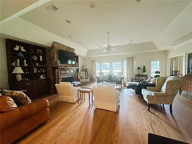 510 Beau Chene Dr — Photo 4
