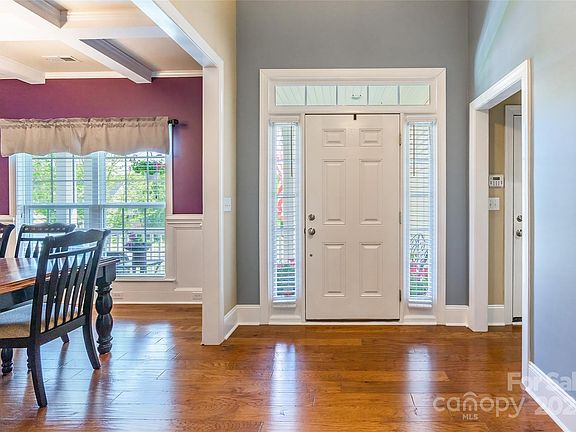 5th image of 1737 Williamsburg Dr