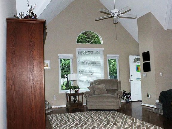 4th image of 7129 N Nightingale Pl Unit 8