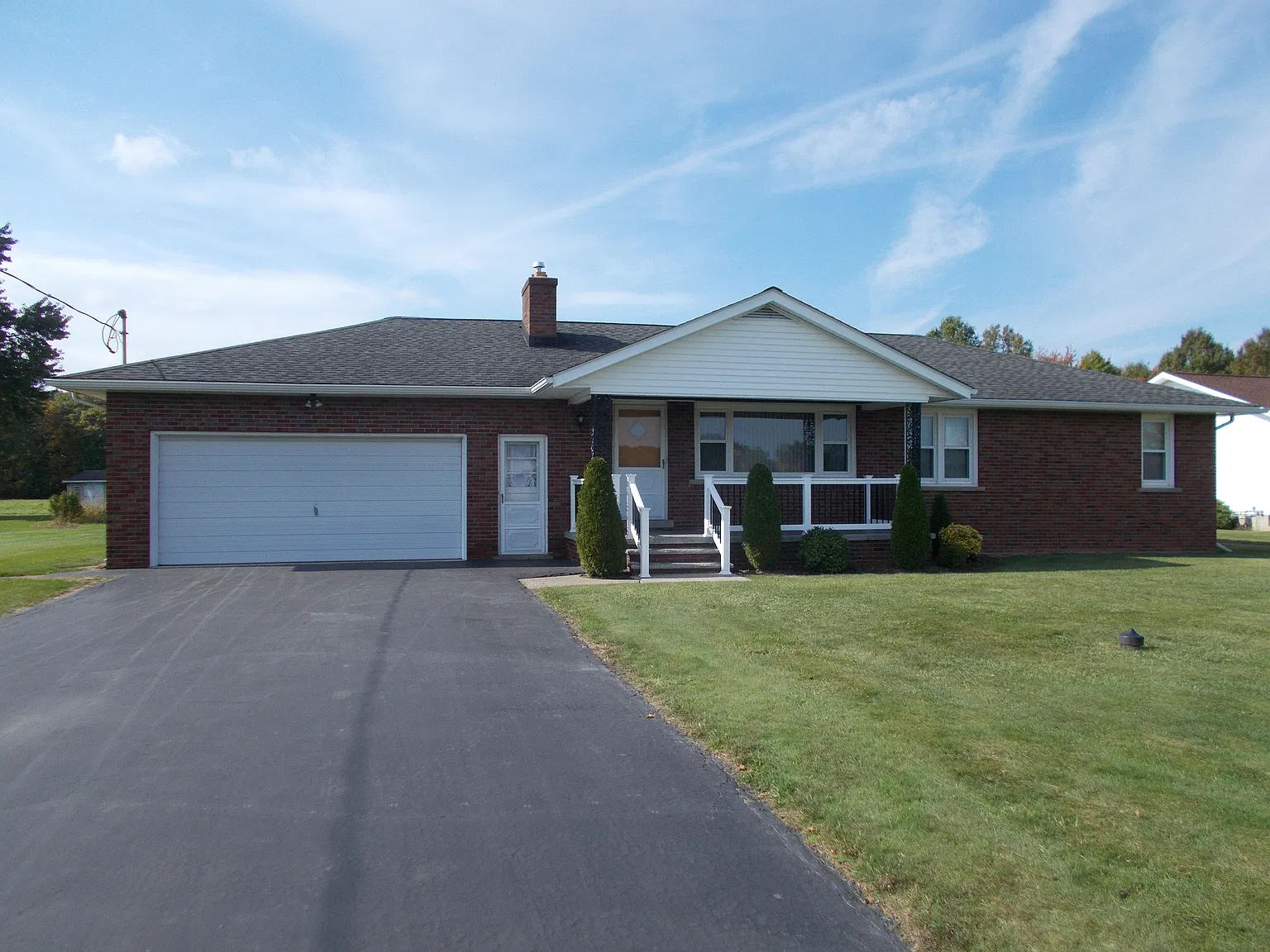 3 bed, 1650 sqft, $1,900 — Photo 1