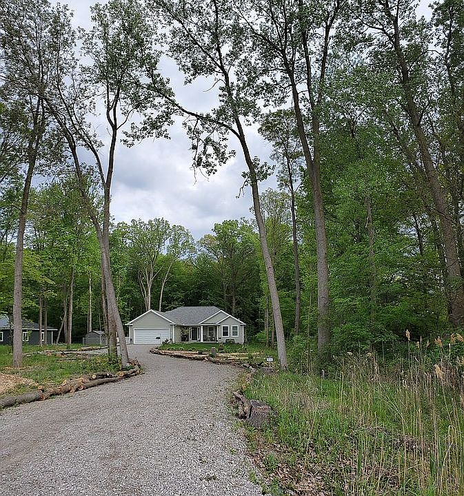 2nd image of 27127 Crawford Rd