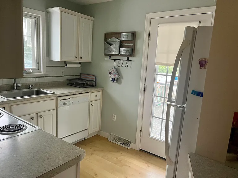 101 Silver Beach Ave — Photo 6