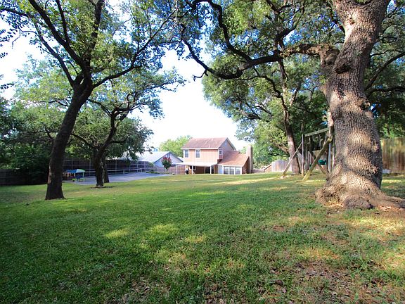2nd image of 15610 Knollplace