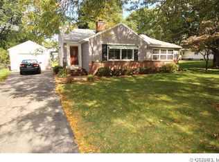 30 Hoffman Rd, Rochester, NY 14622