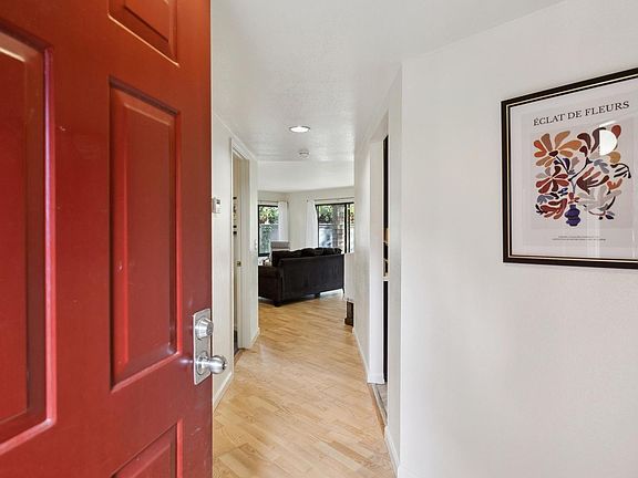 3rd image of 15 Peter Coutts Cir