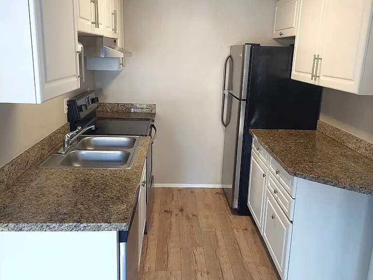 LC Park Place - MFR — Photo 23