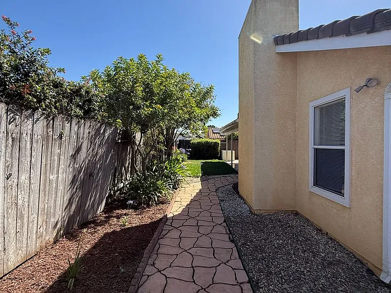 1470 Mercer Ct — Photo 62