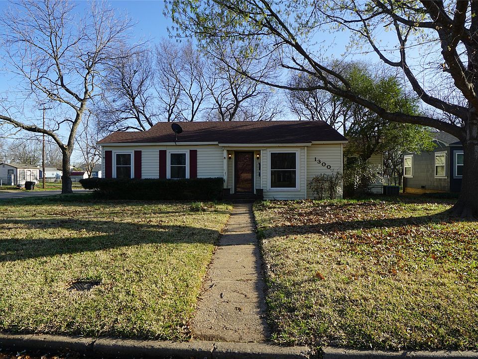 1st image of 1300 W Day St