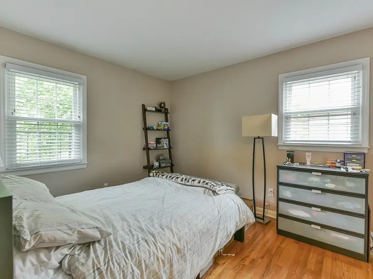 42 Walnut St #2 — Photo 6