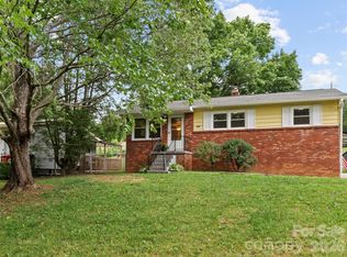 230 School Rd E, Asheville, NC 28803