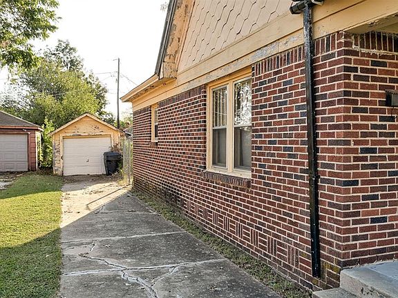 4th image of 2212 N Kelham Ave