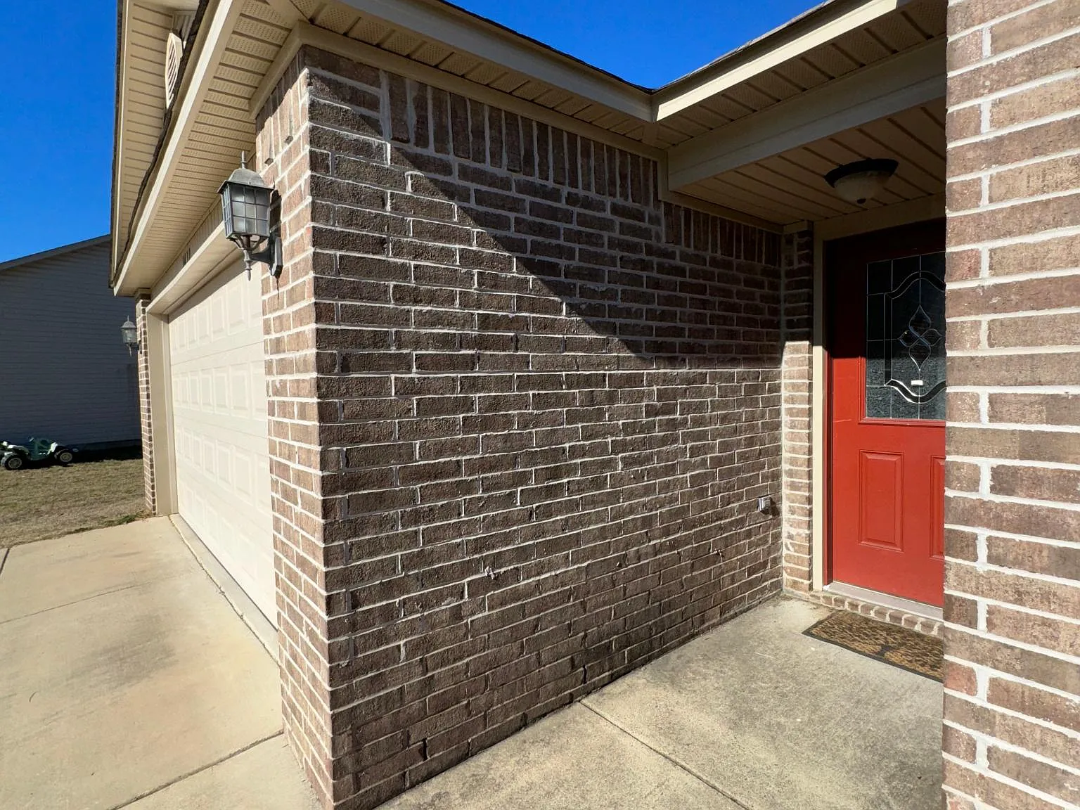 3 bed, 1400 sqft, $1,650 — Photo 2