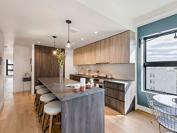 2nd image of 868 Lorimer St #4C