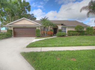 10340 Regent Cir, Naples, FL 34109