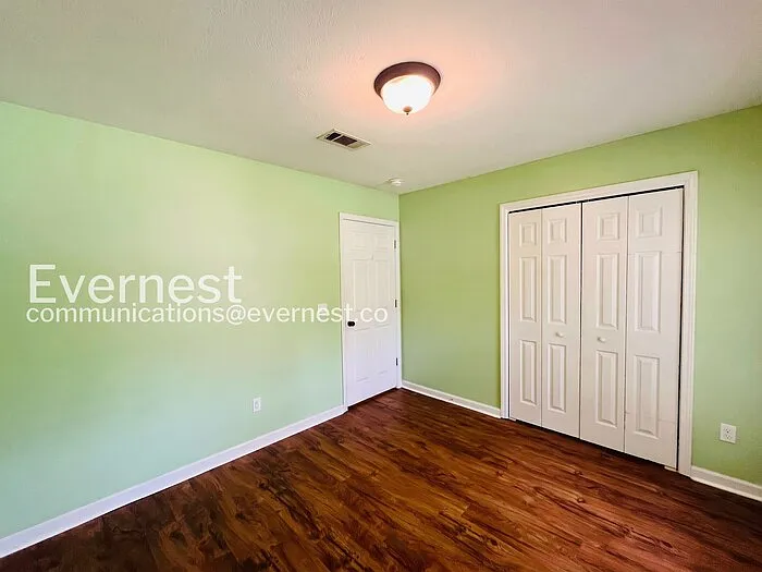 223 Crosscreek Dr — Photo 13