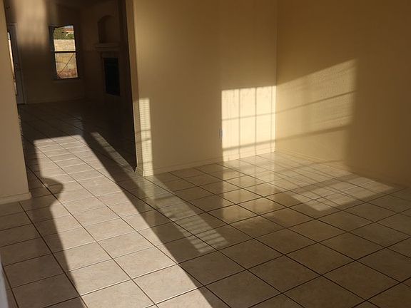 2nd image of 3704 Leticia St